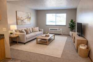 featured image of 1501 N Glen Dr