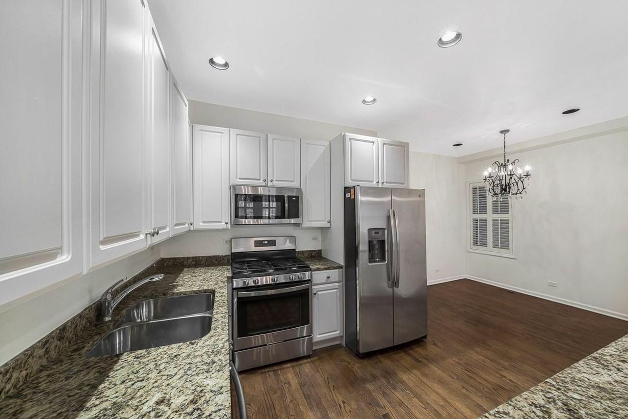 3752 N Clifton Ave - Photo 2 of 16