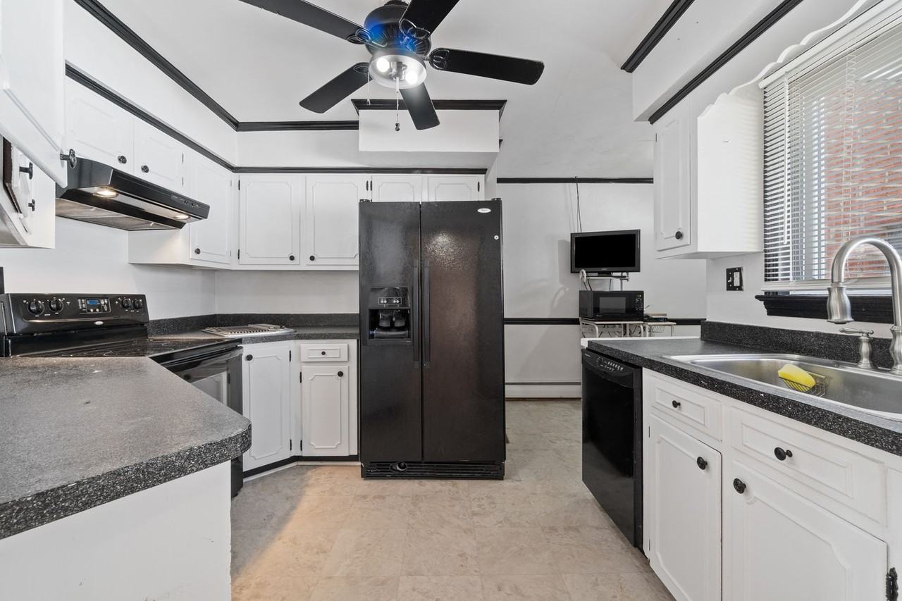 701 Ingleside Rd - Photo 4 of 12