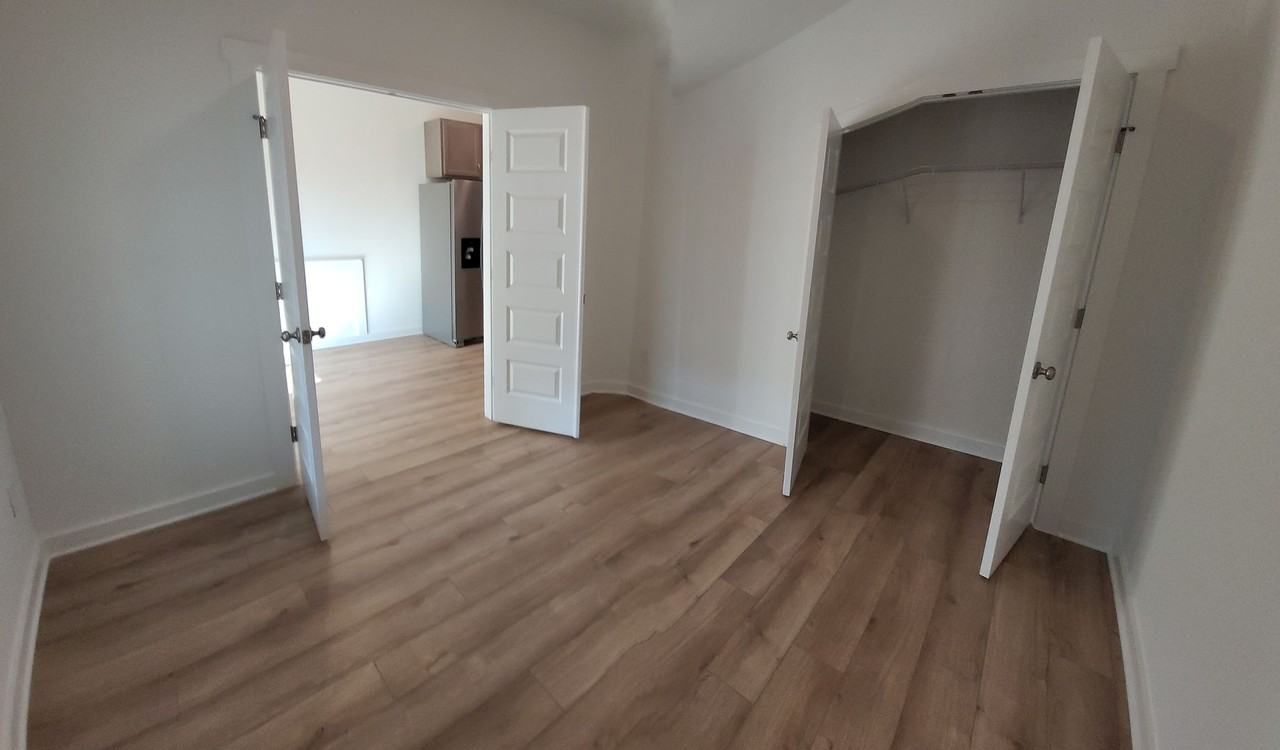 12073 Wendy Dr - Photo 3 of 21