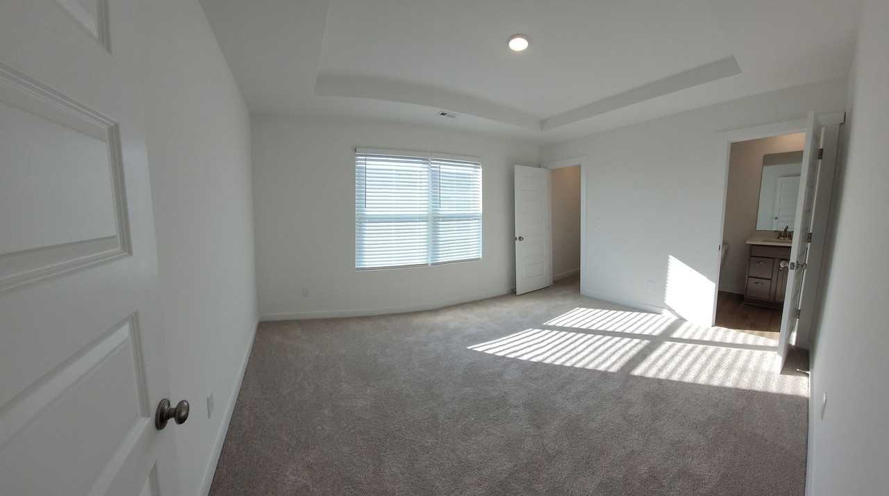 12073 Wendy Dr - Photo 4 of 21