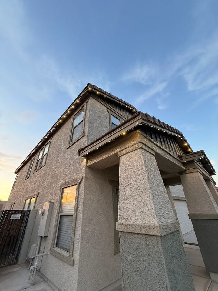 17436 N 185th Ln - Photo 2 of 32