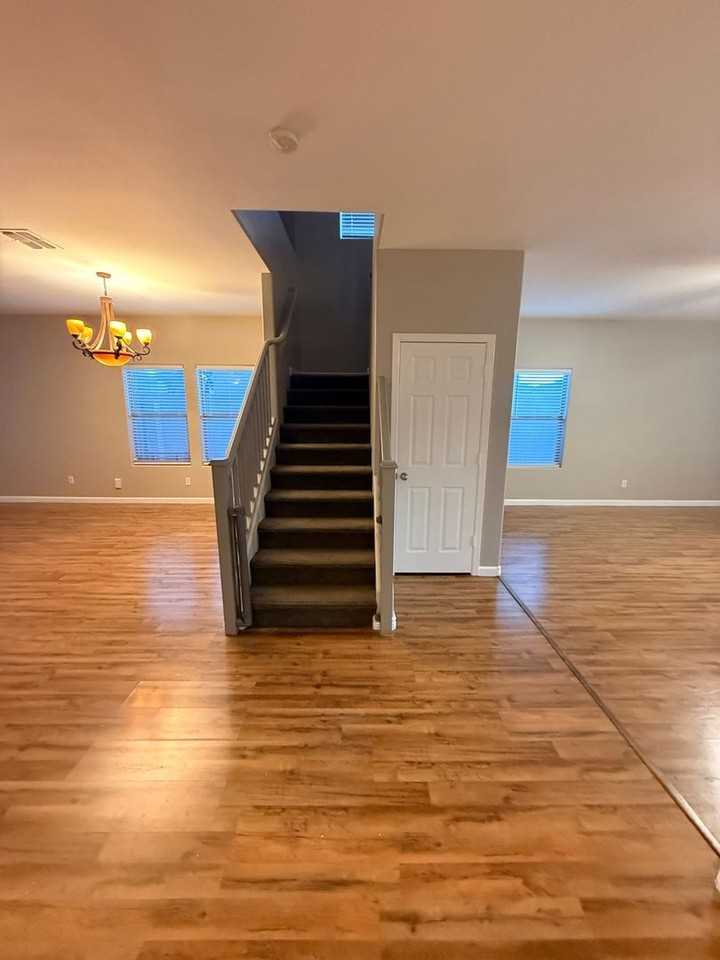 17436 N 185th Ln - Photo 5 of 32