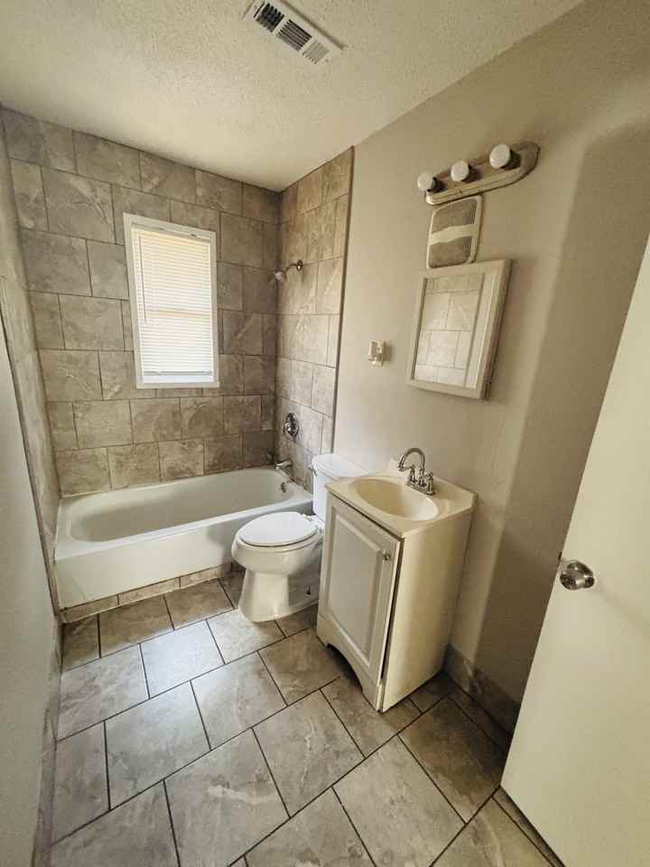 686 Delta Rd - Photo 3 of 4