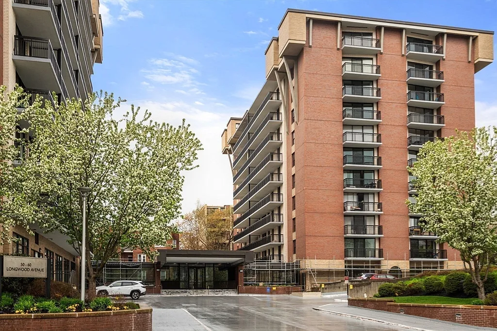 50 Longwood Ave - Photo 3 of 8