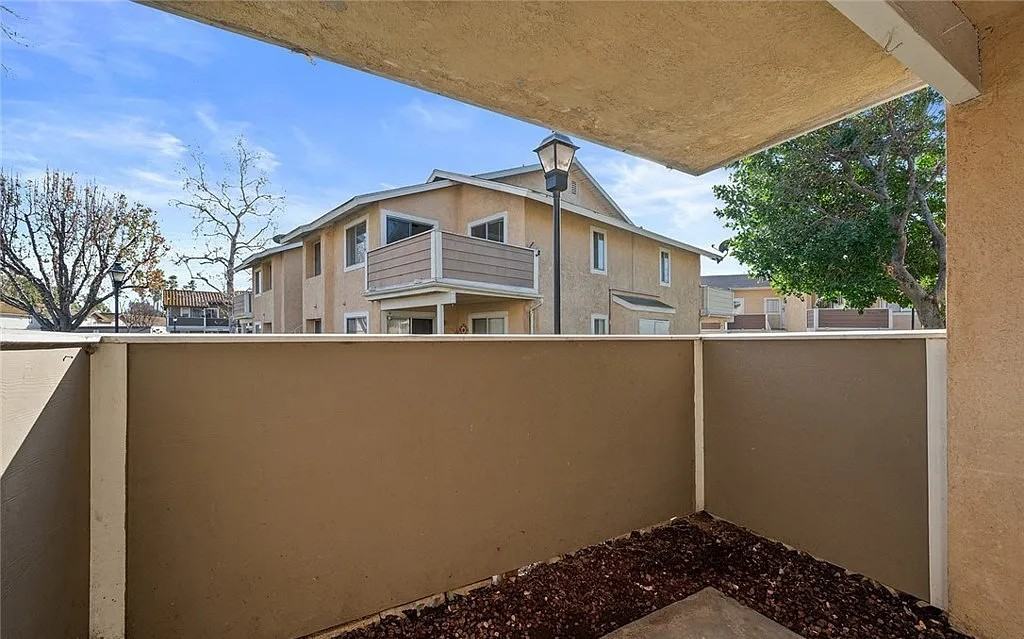 3713 Oak Creek Dr - Photo 5 of 9