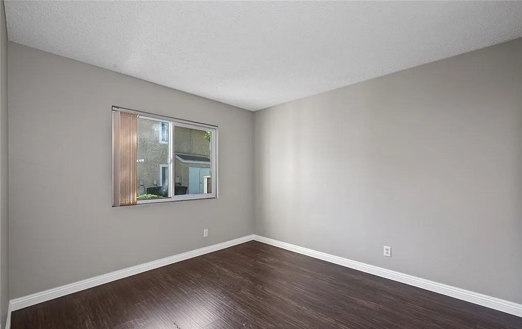 3713 Oak Creek Dr - Photo 7 of 9