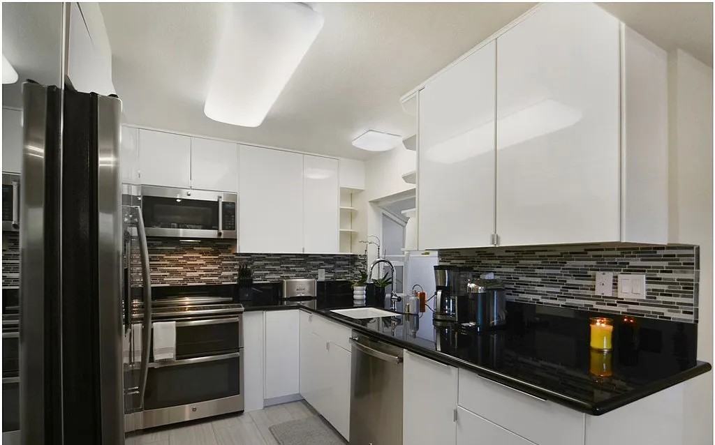 74 Corniche Dr - Photo 2 of 10