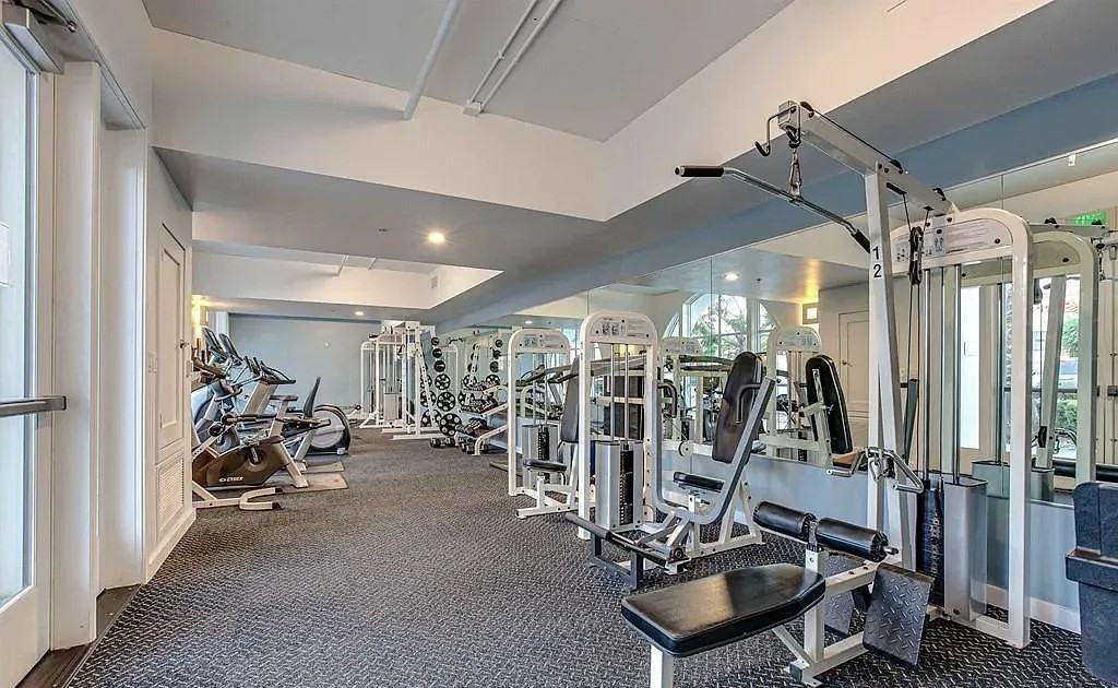 5440 La Jolla Blvd #E208 - Photo 4 of 15