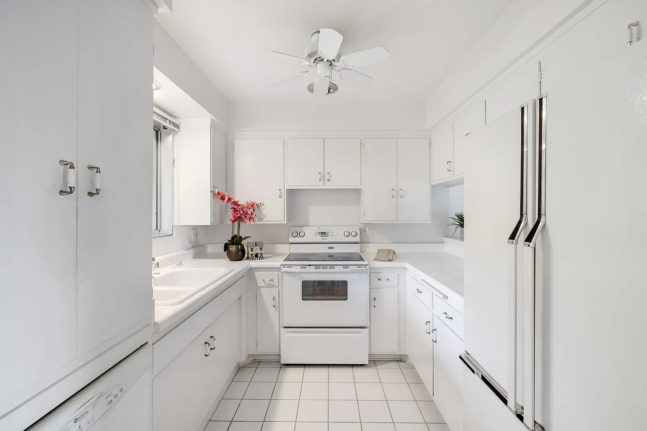 250 N Fairview Ave #6 - Photo 7 of 11