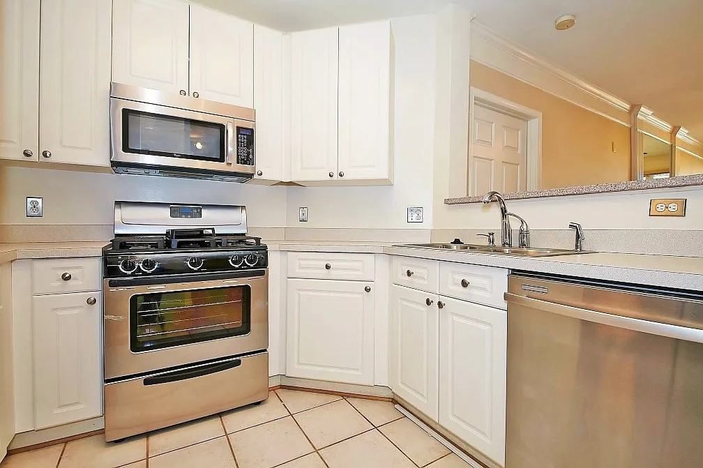 2711 Bellforest Ct #205 - Photo 7 of 21