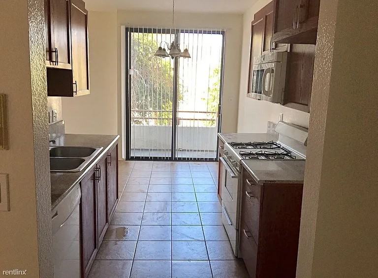 4343 Whitsett Ave #202 - Photo 2 of 10