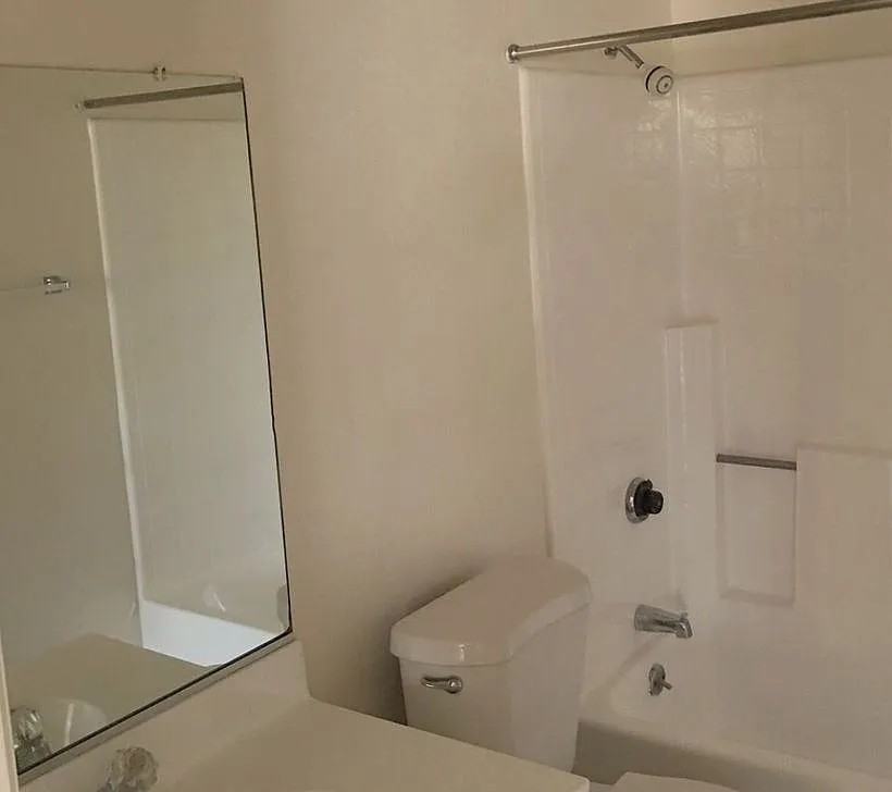 4343 Whitsett Ave #202 - Photo 4 of 10