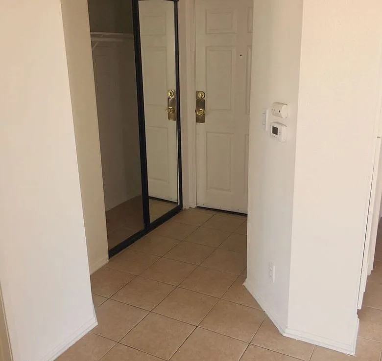 4343 Whitsett Ave #202 - Photo 7 of 10