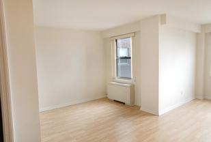 7020 108th St #6O - Photo 1 of 1