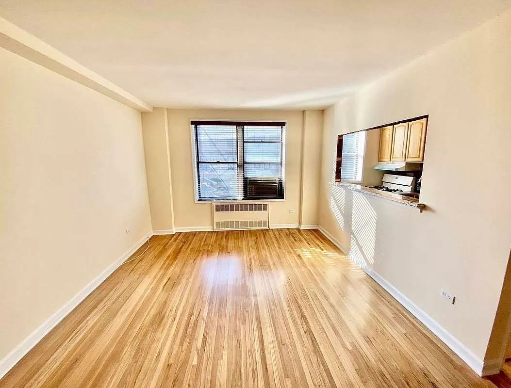 7423 Ridge Blvd #4F - Photo 2 of 12