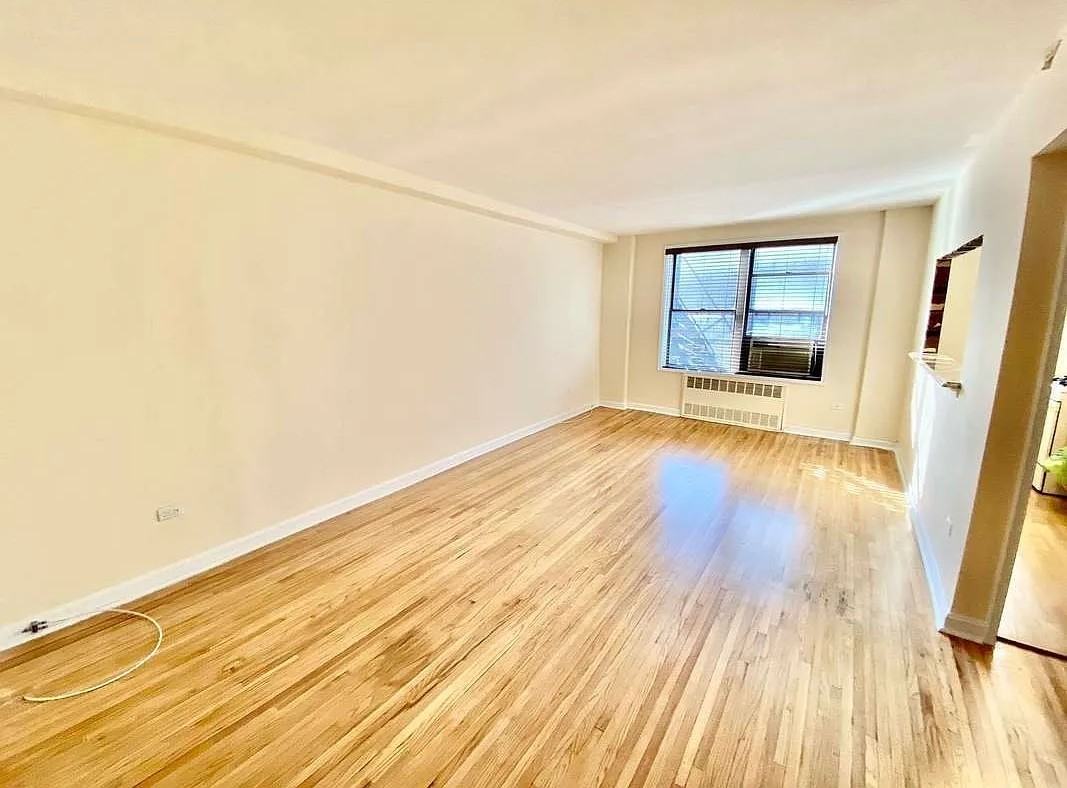 7423 Ridge Blvd #4F - Photo 3 of 12