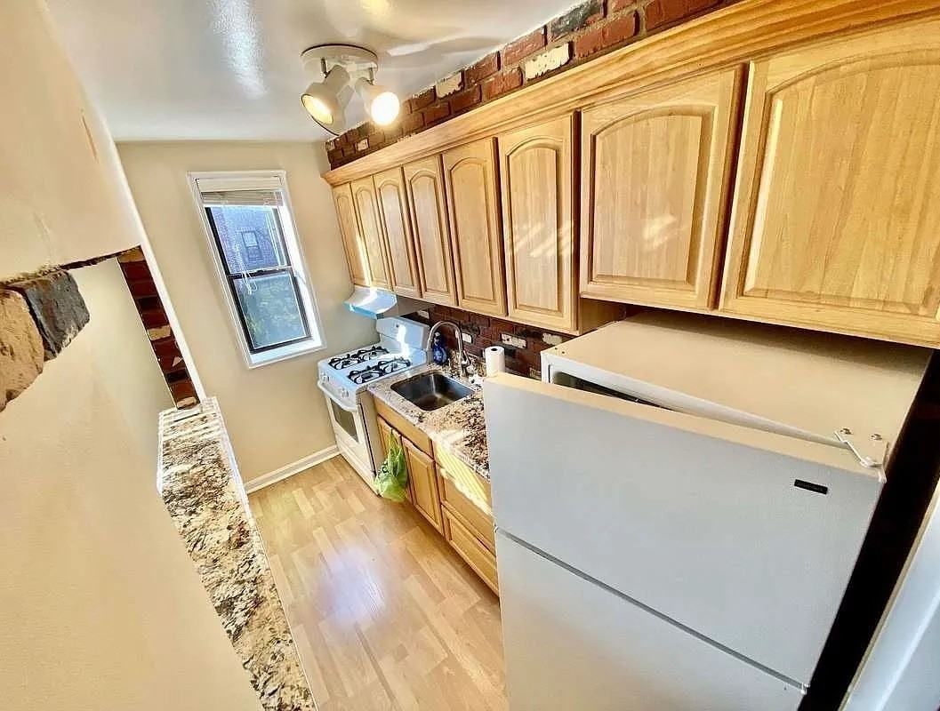 7423 Ridge Blvd #4F - Photo 6 of 12