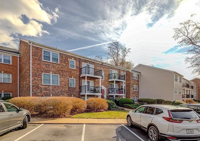 9491 Fairfax Blvd #201 - Photo 2 of 27