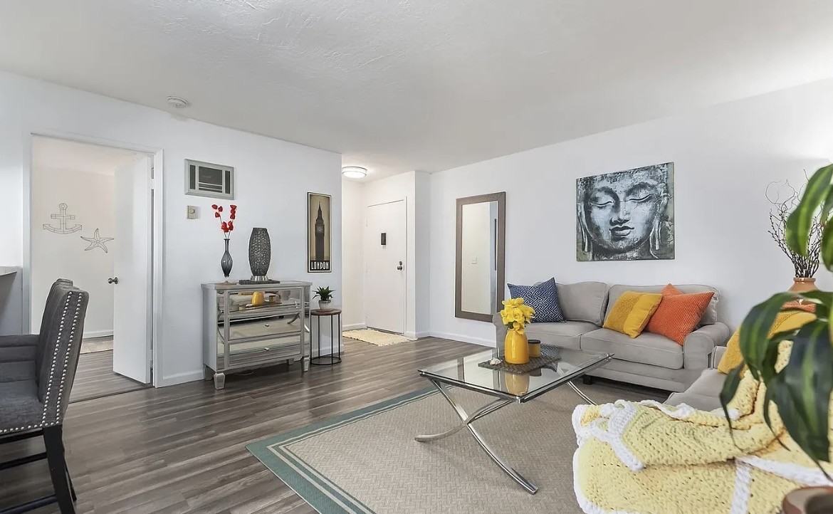 7506 Parkway Dr #202 - Photo 3 of 19