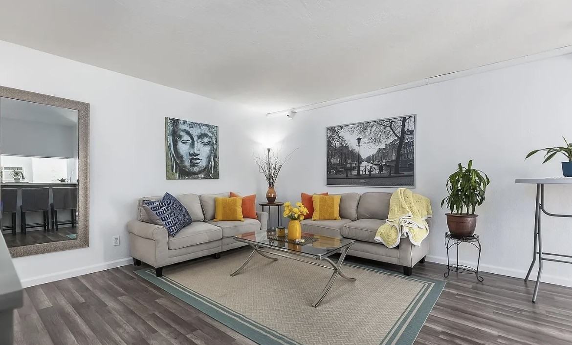 7506 Parkway Dr #202 - Photo 4 of 19