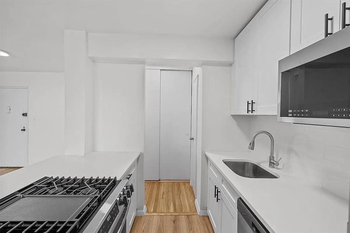 5425 Valles Ave - Photo 2 of 11