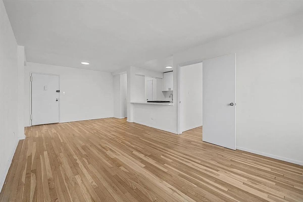 5425 Valles Ave - Photo 3 of 11