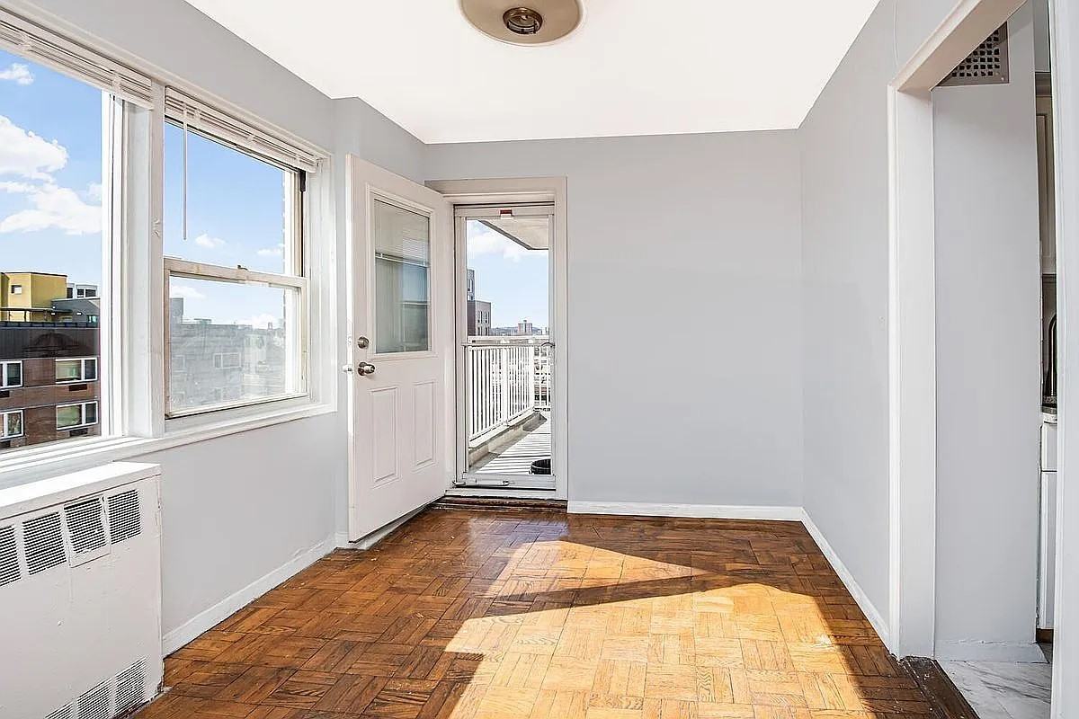 3131 Grand Concourse - Photo 5 of 10