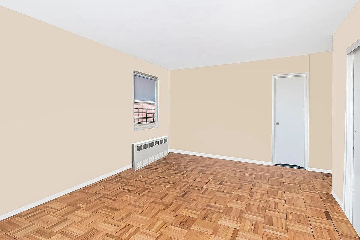 3131 Grand Concourse - Photo 7 of 10