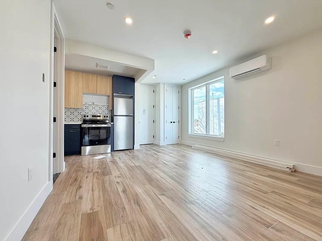 940 New York Ave - Photo 4 of 9