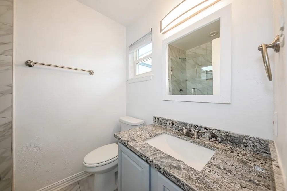 2437 W 4th St - Photo 2 of 9