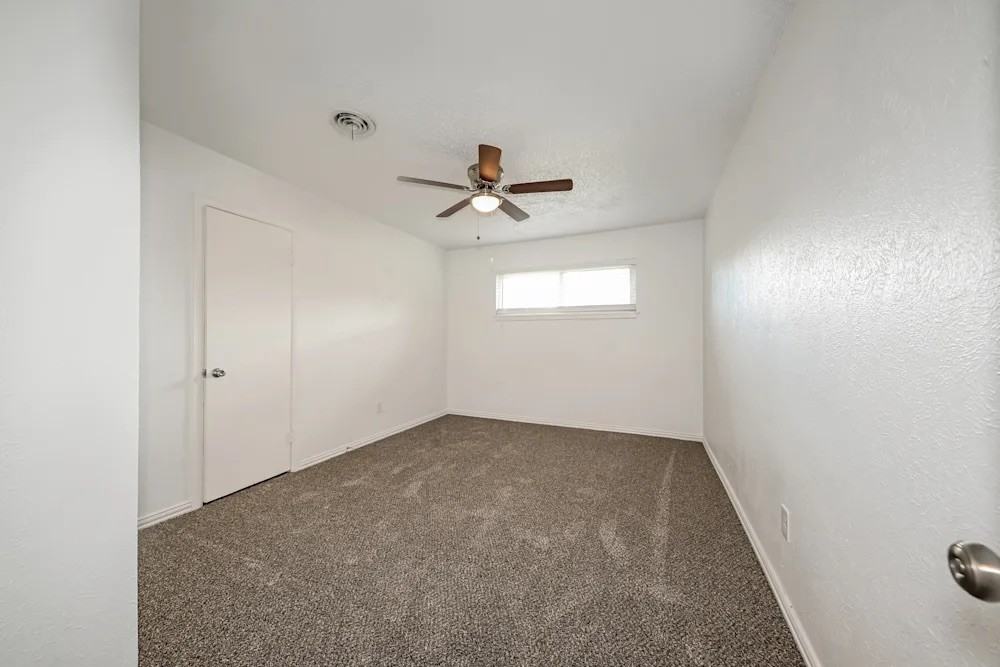 2437 W 4th St - Photo 4 of 9