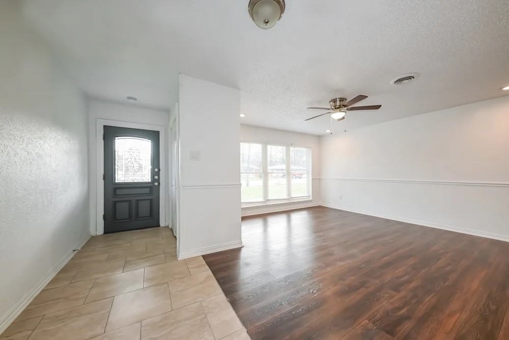 2437 W 4th St - Photo 7 of 9