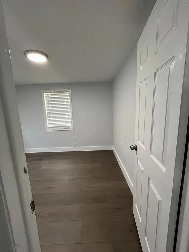 1552 Ne County Road - Photo 2 of 5