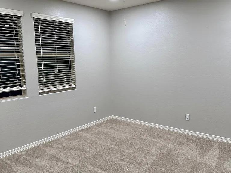 15118 W Moreland St - Photo 6 of 25