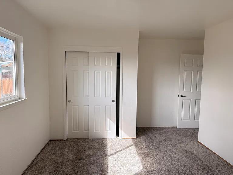 1960 Arcane Ave - Photo 7 of 9