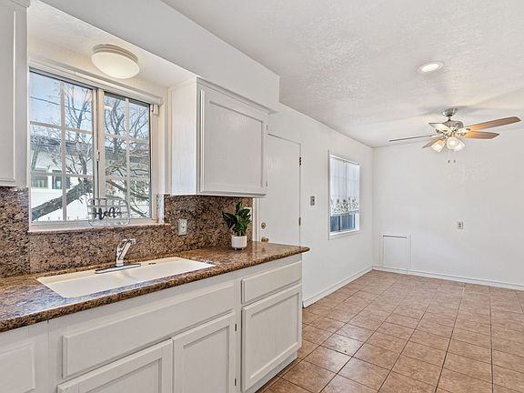 3163 Pat Ave - Photo 2 of 14