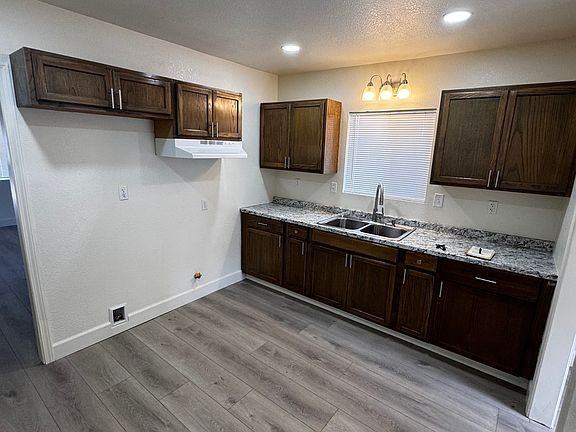 127 Lincoln Ave - Photo 5 of 9