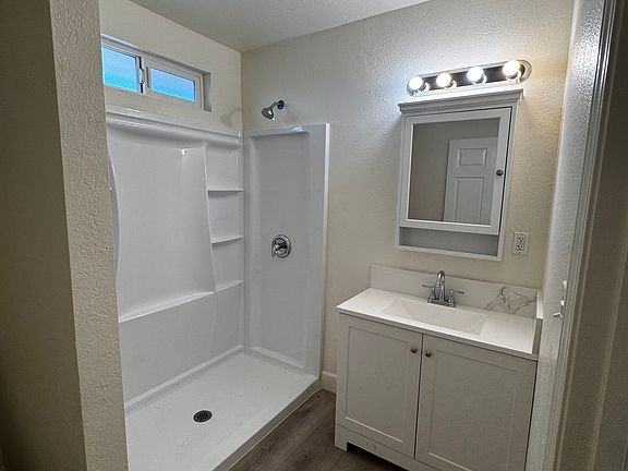 127 Lincoln Ave - Photo 6 of 9