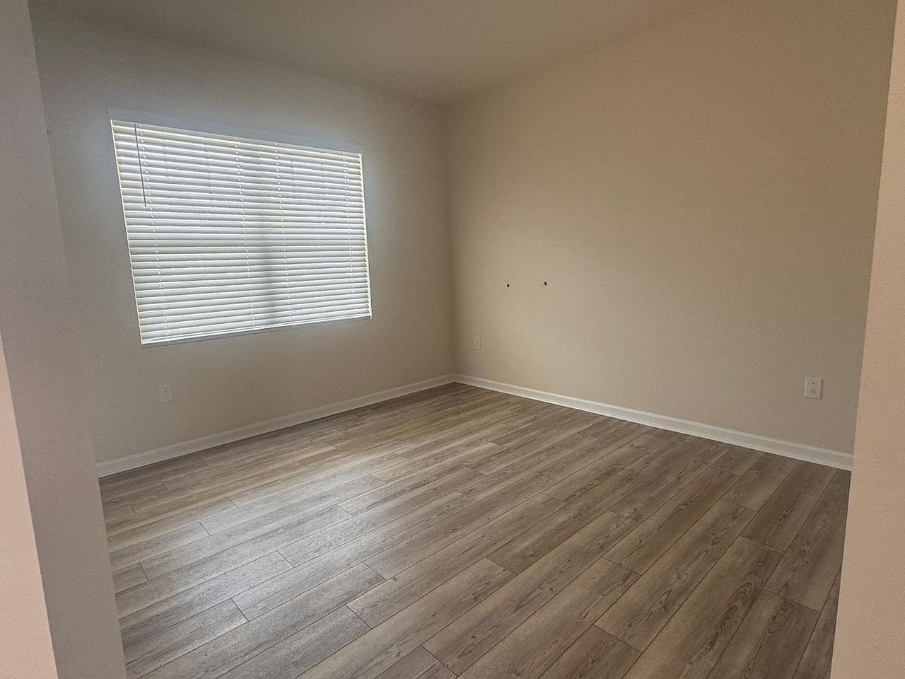 1713 Luna Way - Photo 2 of 9