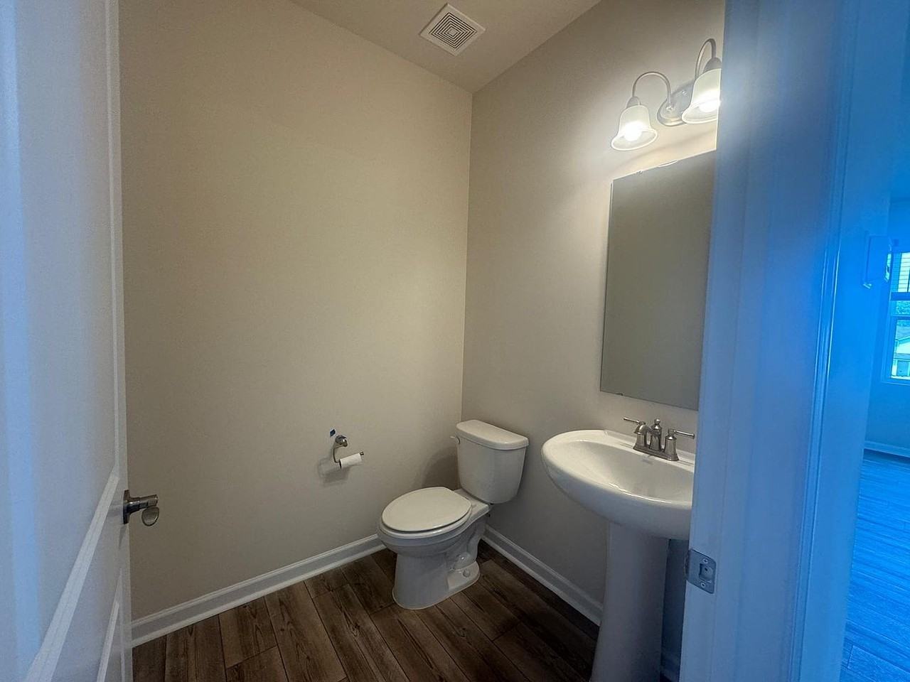1713 Luna Way - Photo 3 of 9