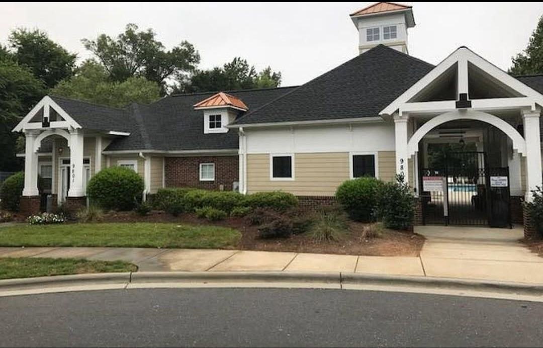 9302 Winston Hall Ct - Photo 2 of 7