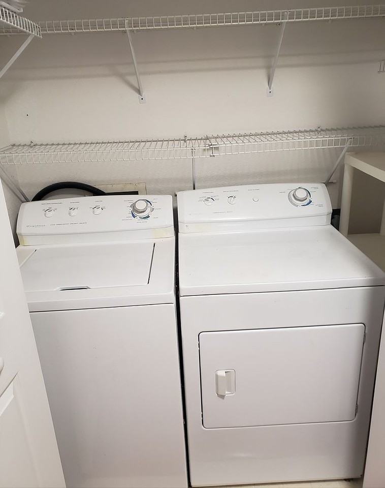 9302 Winston Hall Ct - Photo 3 of 7