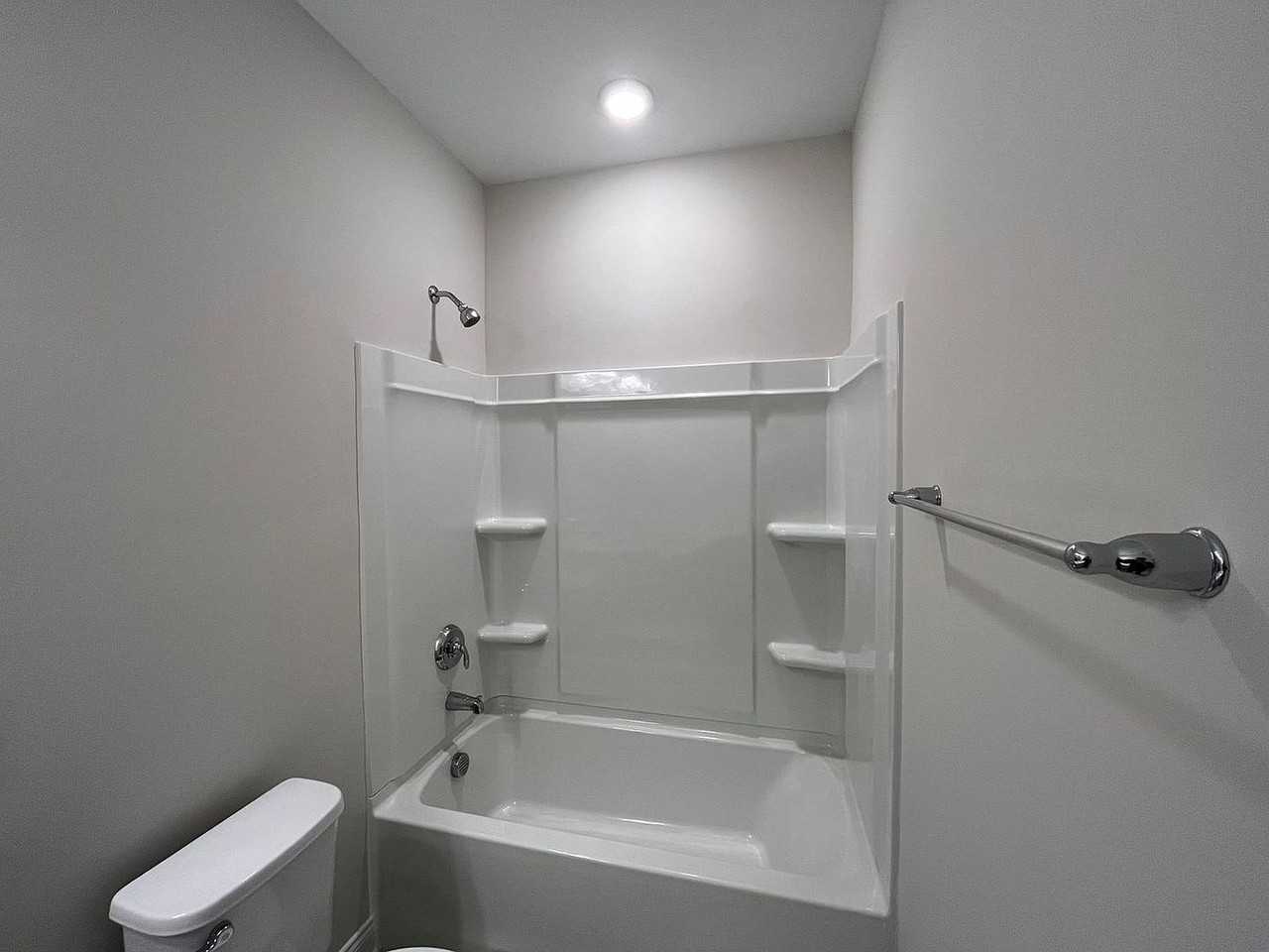 644 Silvercomet Dr - Photo 2 of 40