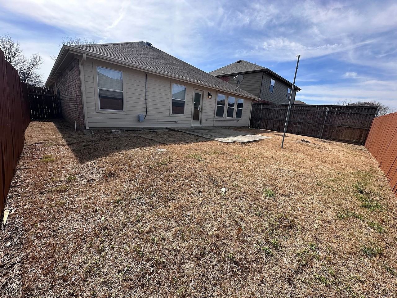 921 Bowie Dr - Photo 3 of 23