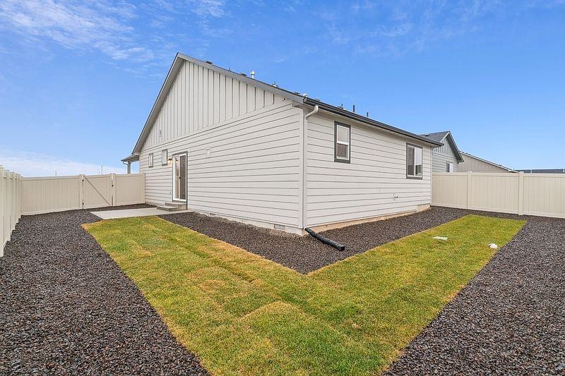 2028 E Cave Falls St - Photo 4 of 33