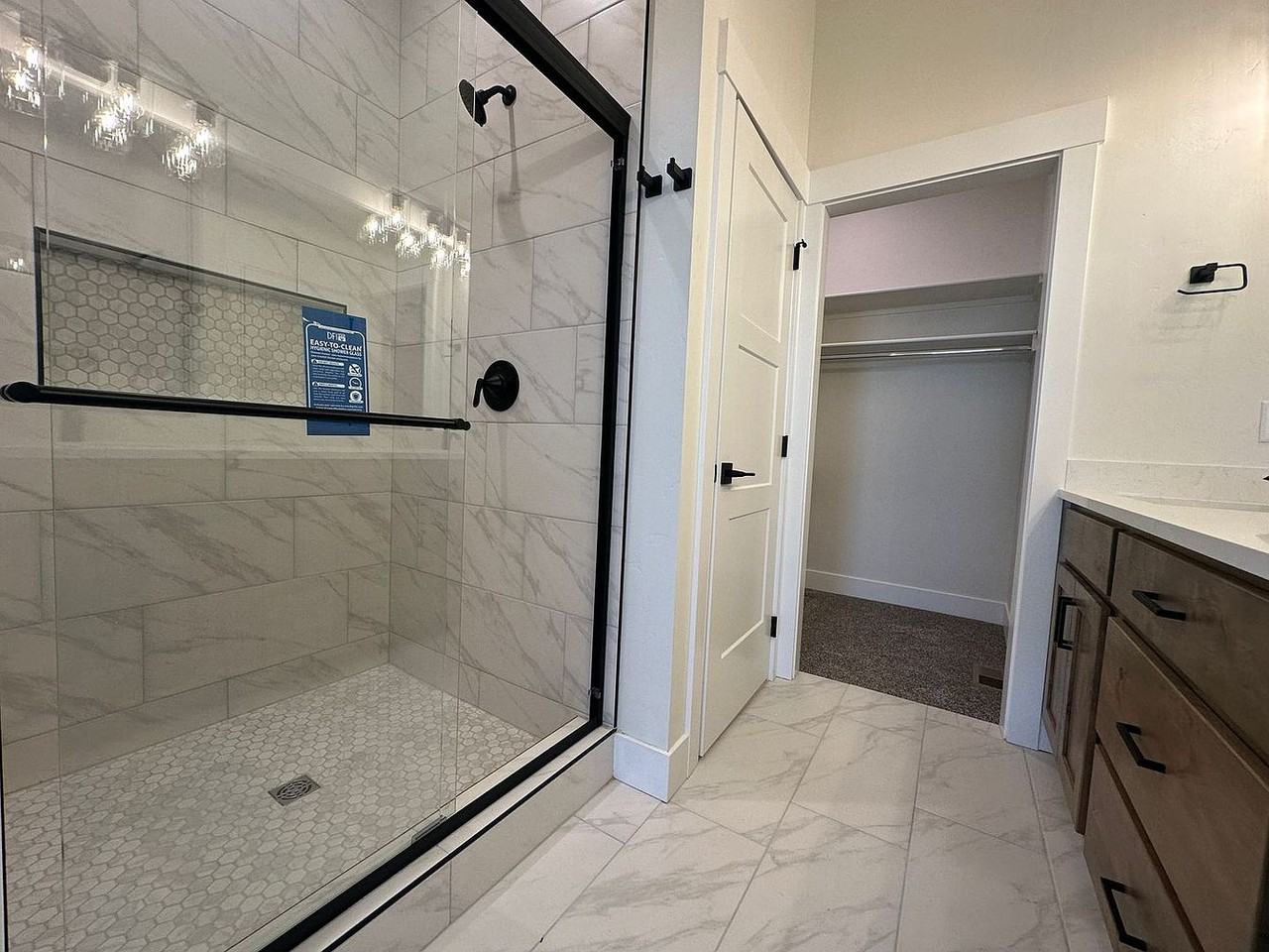 1462 W Fluorite St - Photo 2 of 22