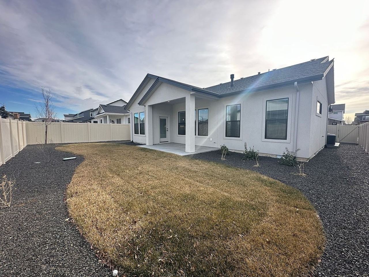 1462 W Fluorite St - Photo 4 of 22