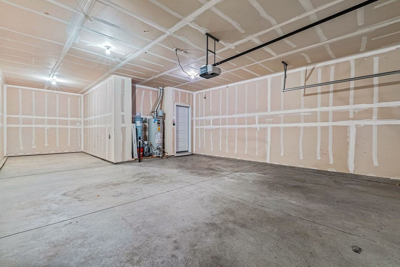 6852 S Birch Creek Ave - Photo 2 of 30