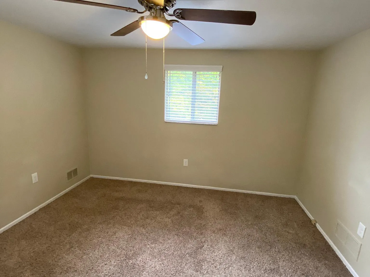 1831 Duncan Ave - Photo 3 of 10